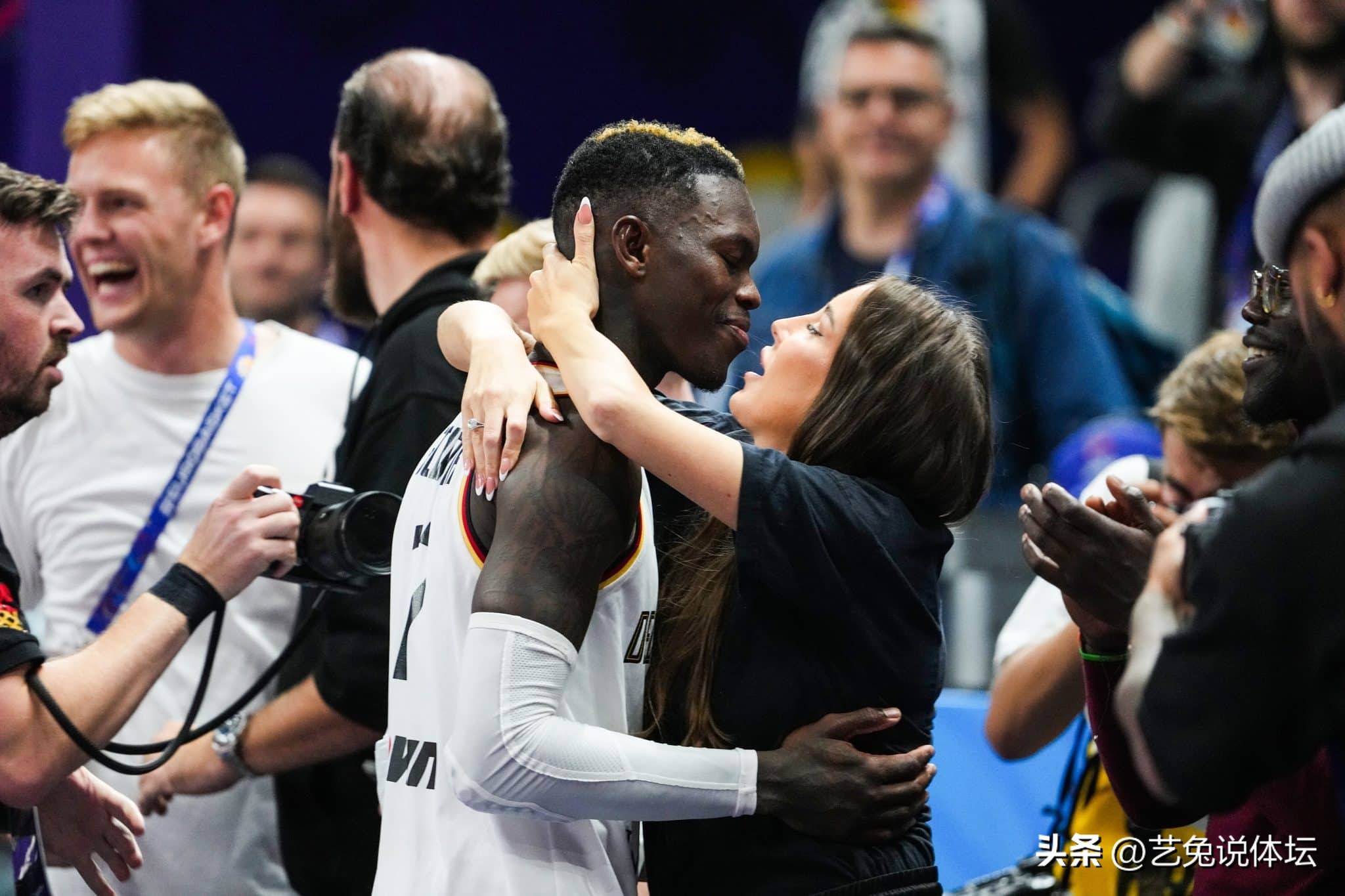 包含莱万多夫斯基焦点对战,东契奇与40激战日本队分钟,表现优异胜负难料!观众掌声雷动的词条爱游戏官方网站