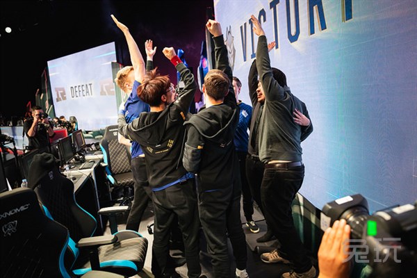 关于锐不可当首场状态出色,RNG观众沸腾!,莎拉波娃重返赛场热度持续攀升的信息AYX体育投注平台